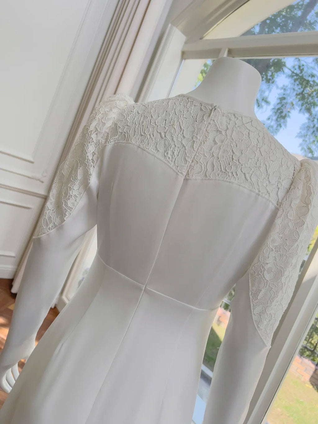 Elegant Lace WhiteProm Dress Long Sleeve A-Line Evening Dress GG6050