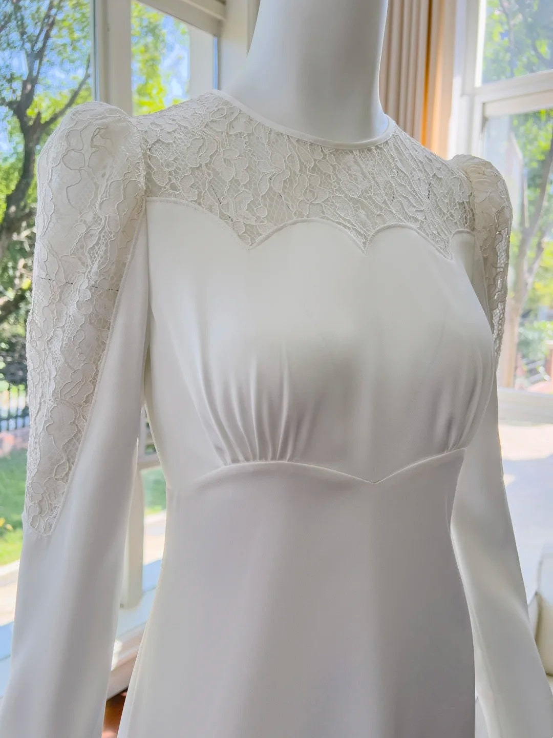 Elegant Lace WhiteProm Dress Long Sleeve A-Line Evening Dress GG6050