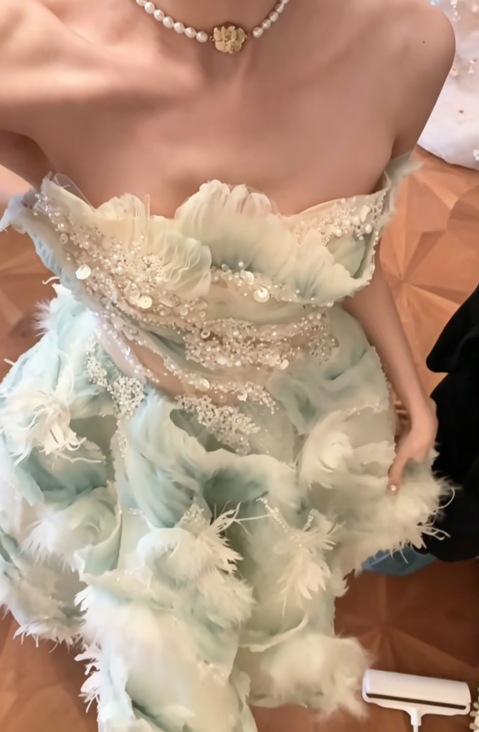Trendy Strapless Green Prom Dress Sequins Feather A-Line Evening Dress GG6554