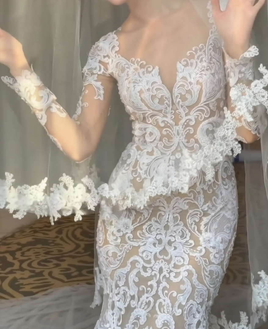 Romantic V Neck Wedding Dress Long Sleeve Lace Mermaid Bridal Dress GG6588