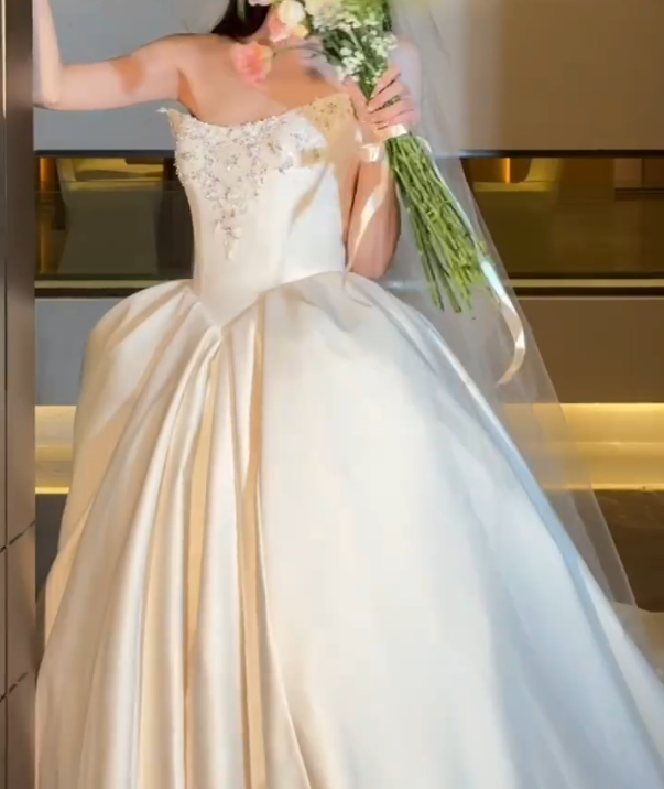 Chic Strapless Wedding Dress Beaded Satin A-Line Bridal Dress GG6598