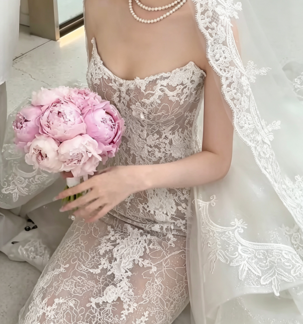 Chic Strapless Lace Wedding Dress With Train Appliques Mermiad Bridal Dress GG6602