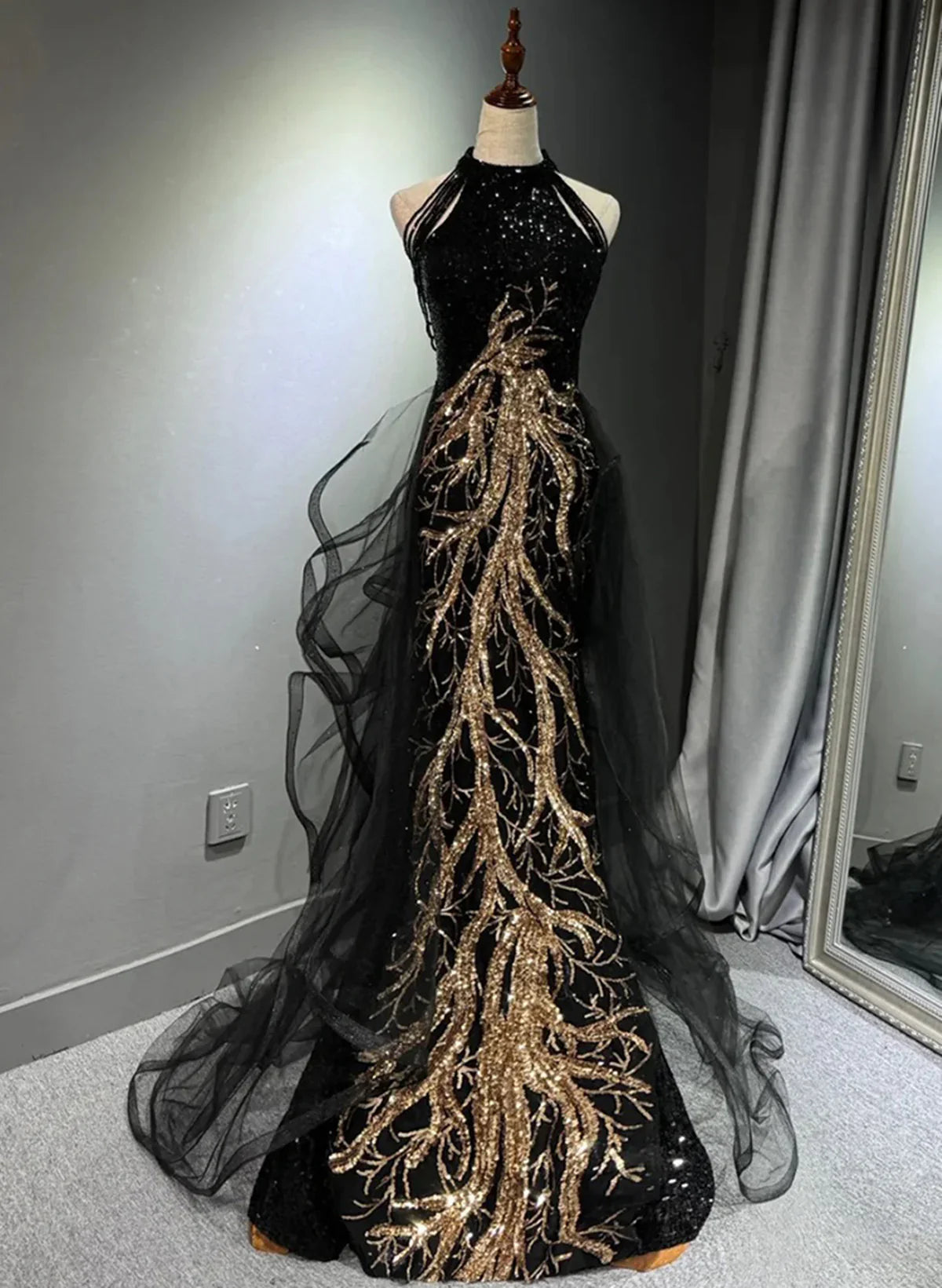 Sexy Mermaid Scoop Neckline Black Sequin Floor Length Prom Dresses P2401