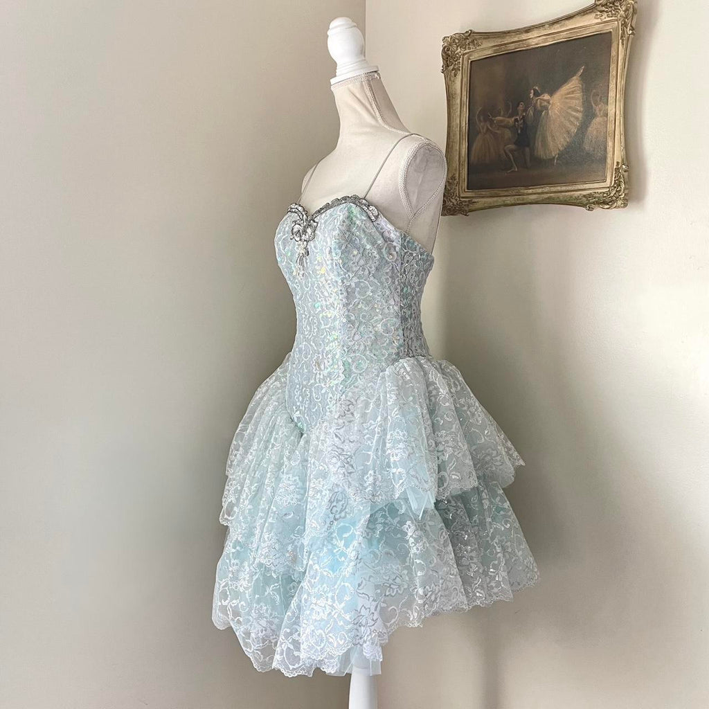 Charming Light Blue Sequined Design Elegant Mesh Spaghetti Strap Homecoming Dress TP3510