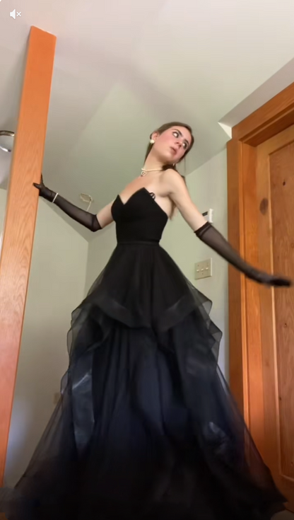 Vintage Ball Gown Strapless Sleeveless Long Tulle Black Prom Dress P1200
