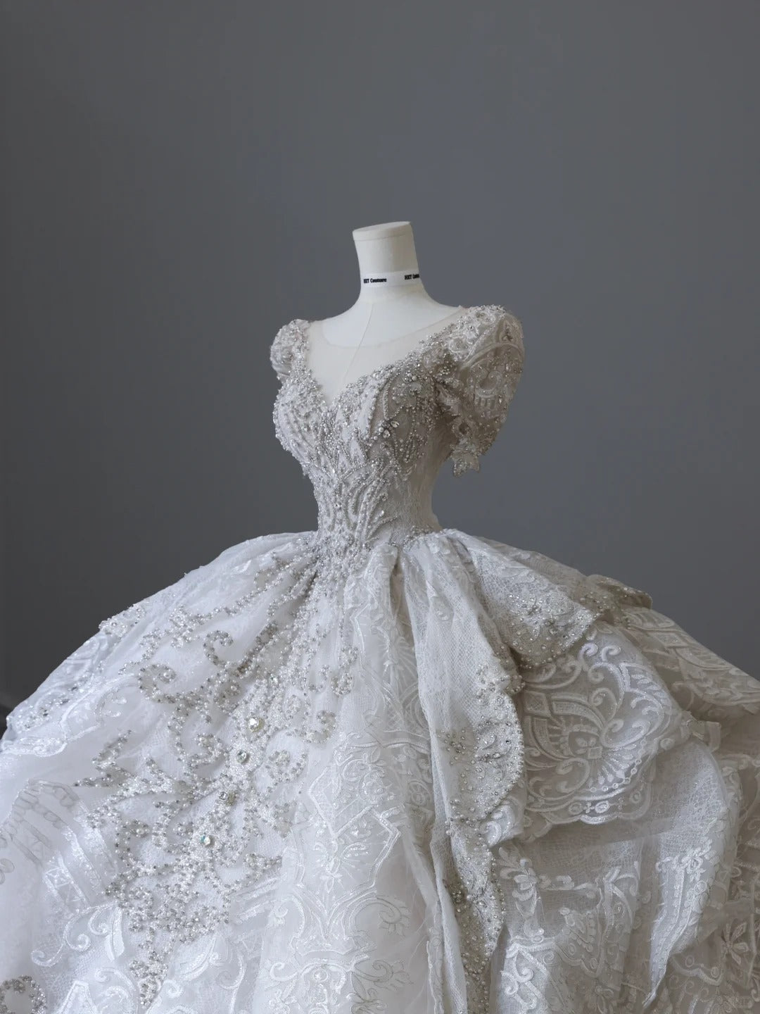 White Short Sleeve Heavy Lace Diamond Round Neck Floor-Length Wedding Dress P2515