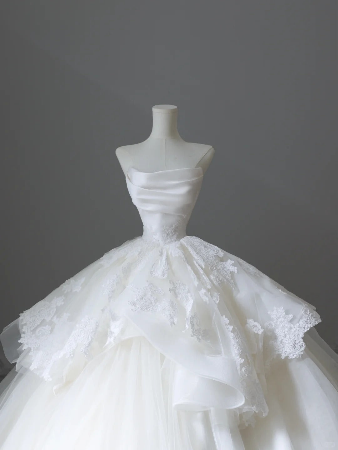 Elegant white off-shoulder lace tulle simple floor-length wedding dress P2523