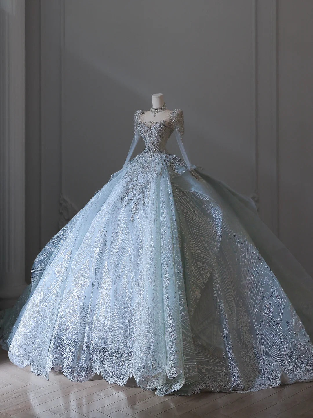 Vintage Glacier Blue Long Sleeve Sparkling Rhinestone Lace Floor-Length Wedding Dress P2547