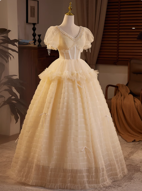 Elegant and flowing champagne V-neck short-sleeved tulle A-line wedding dress P2635