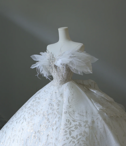 Fantasy Swan One Shoulder Princess Tulle Floor-Length Wedding Dress P2573