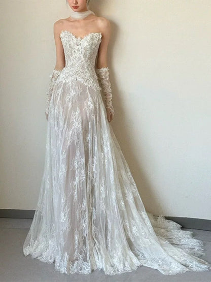 Flowing Lace Sweetheart Neckline A-Line Tulle Wedding Dress P2699