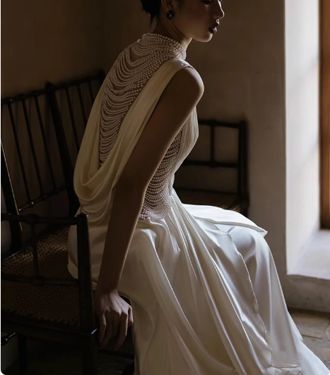 Chic satin heavy pearl necklace sexy backless small train wedding dress P2744