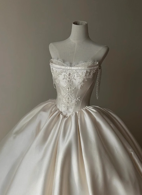 French Retro Satin Strapless Ball Gown Long Wedding Dress P2758