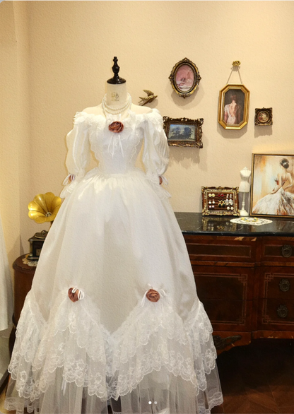 Vintage French White Floral Long Sleeve Lace A-Line Wedding Dress P2767