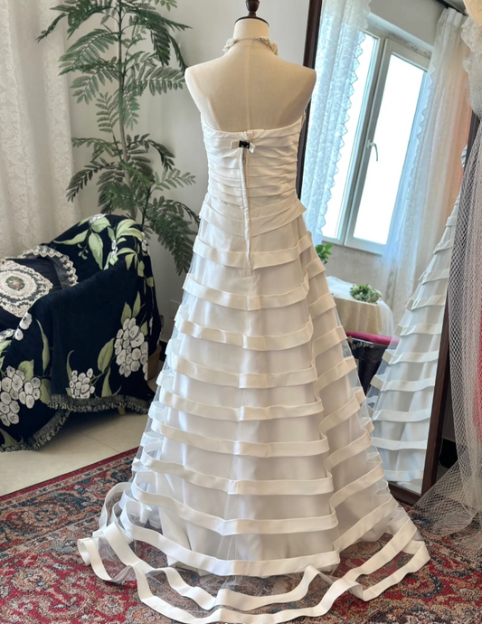Chic and elegant strapless floor-length tulle wedding dress P2927
