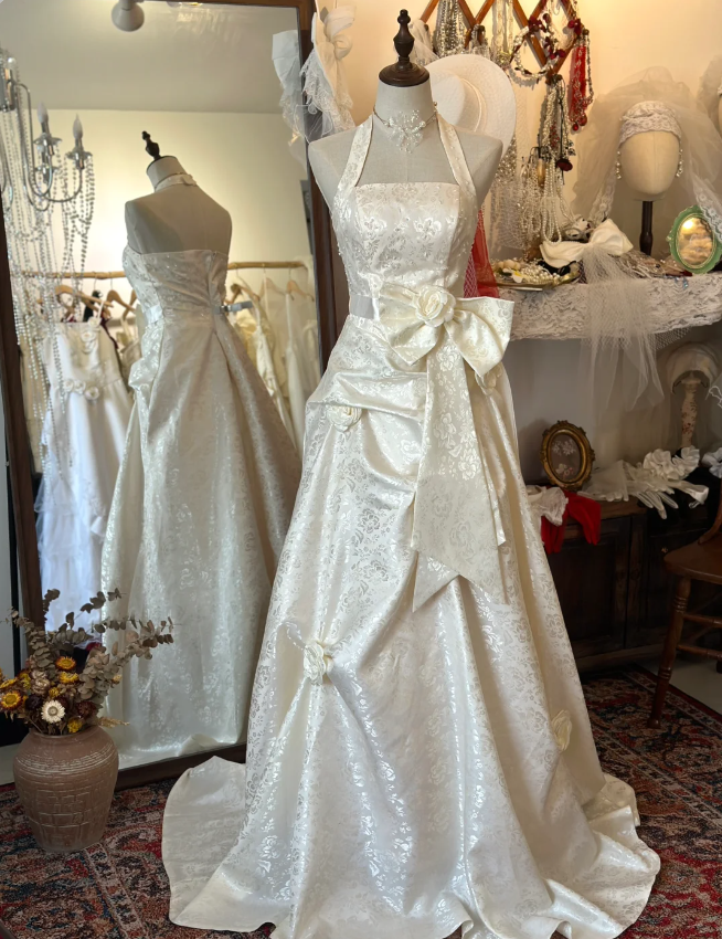 White Elegant Halter Neck Dark Pattern 3D Flower Satin Wedding Dress P2933