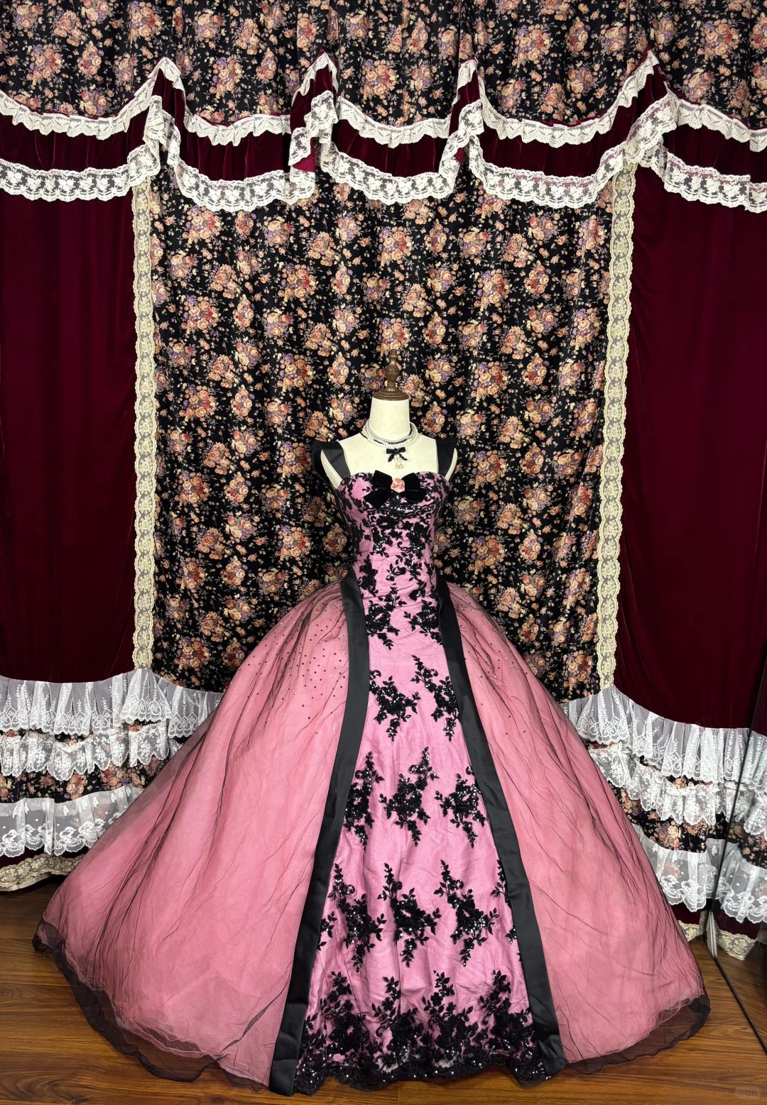 Retro black and pink contrast backless bow A-line puffy princess wedding dress P2960