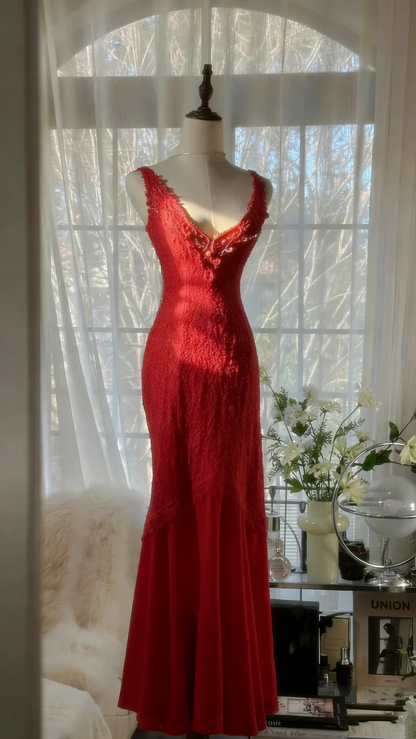 Clean and Elegant White V-Neck Lace Beaded Mermaid Long Prom Dress P3311