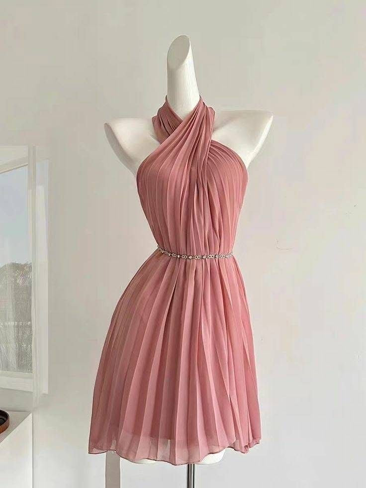 Elegant Homecoming Dress Halter Chiffon Pleated Back to School Outfits Short Birthday Party Dress      P5000