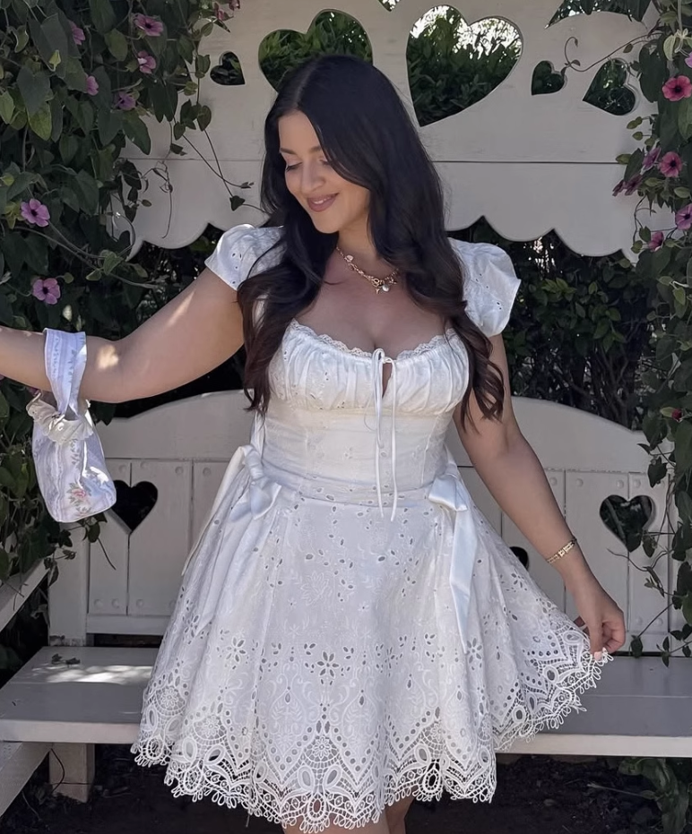 Fashion White Lace Short-sleeved Design A-line Party Dress Homecoming Dress TP3866