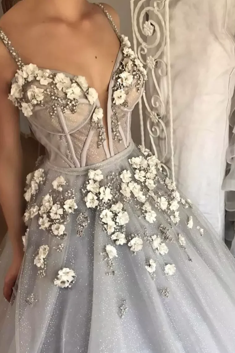 Ball Gown Spaghetti Straps Quinceanera Dresses With Handmade Flowers Tulle  gh2069
