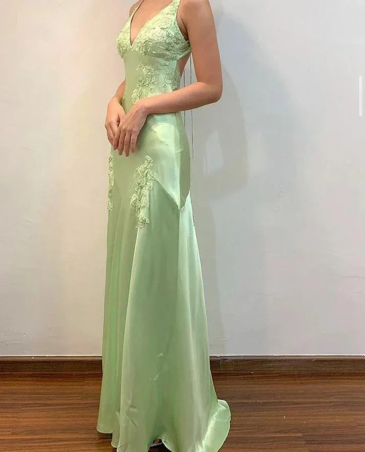 Enchanting V-neck Embroidery Spaghetti Strap Satin Mermaid Prom Dress Evening Dress TP4325