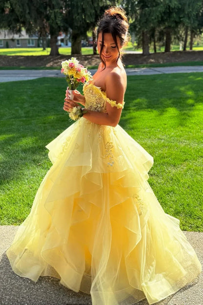 Sweetheart Off-Shoulder Lace Appliques Tiered Tulle A-Line Prom Dress