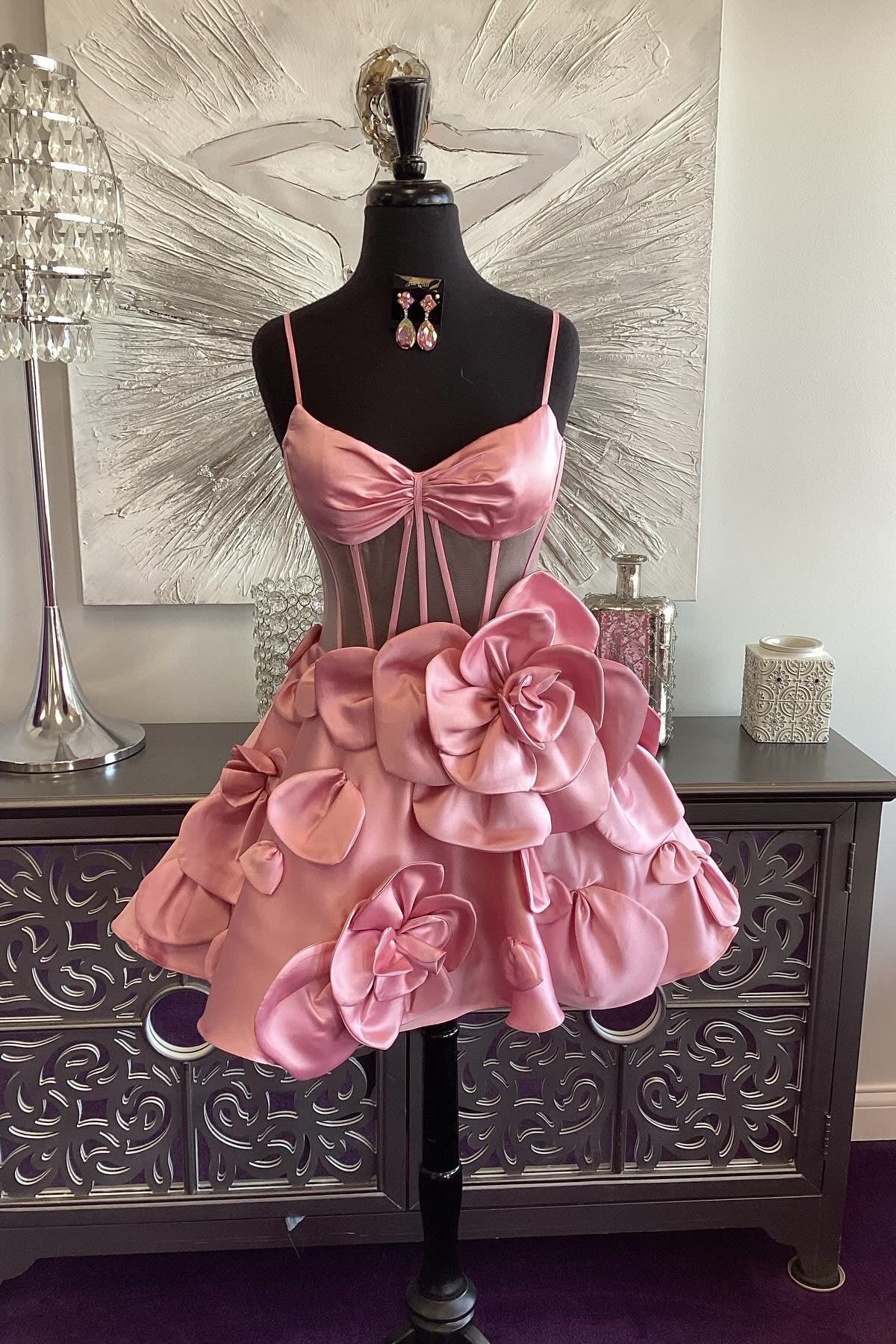 Sweetheart A-line Spaghetti Straps Satin Appliques Mini Homecoming Dress