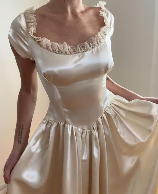 Vintage Ivory Satin Sleeveless A-Line Wedding Dress TP2466