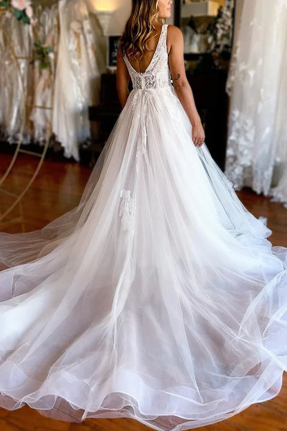 Tulle A-Line V-Neck Sleeveless Appliques Wedding Dress