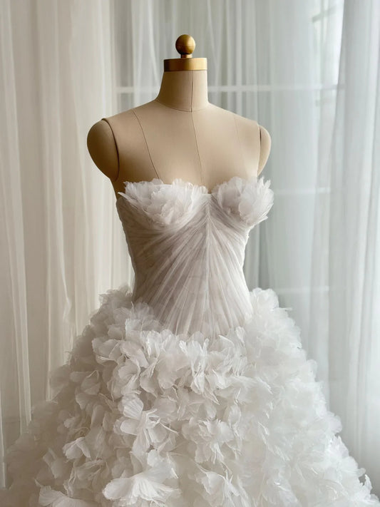 Romantic Ivory Sweetheart Strapless 3D White Floral Tulle A-Line Wedding Dress TP5911