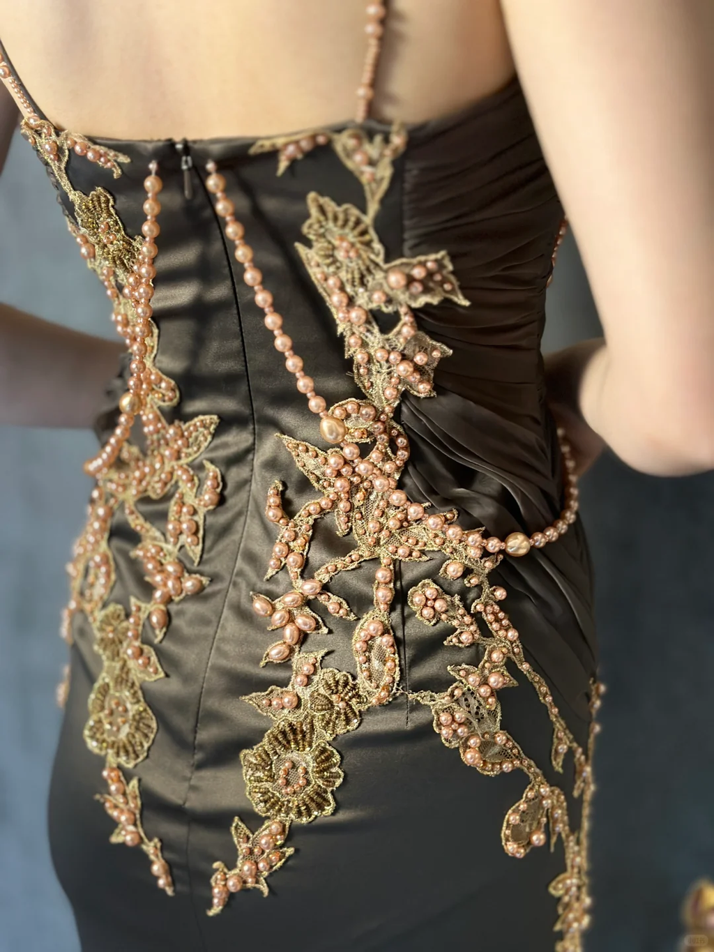 Retro Brown V-neck Beaded Spaghetti Strap Appliqued Design Elegant Satin Evening Dress Prom Dress TP4034