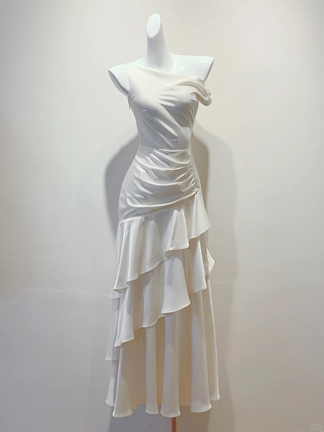 Elegant Mermaid Evening Dress Ruffle Satin Wedding Guest Outfit