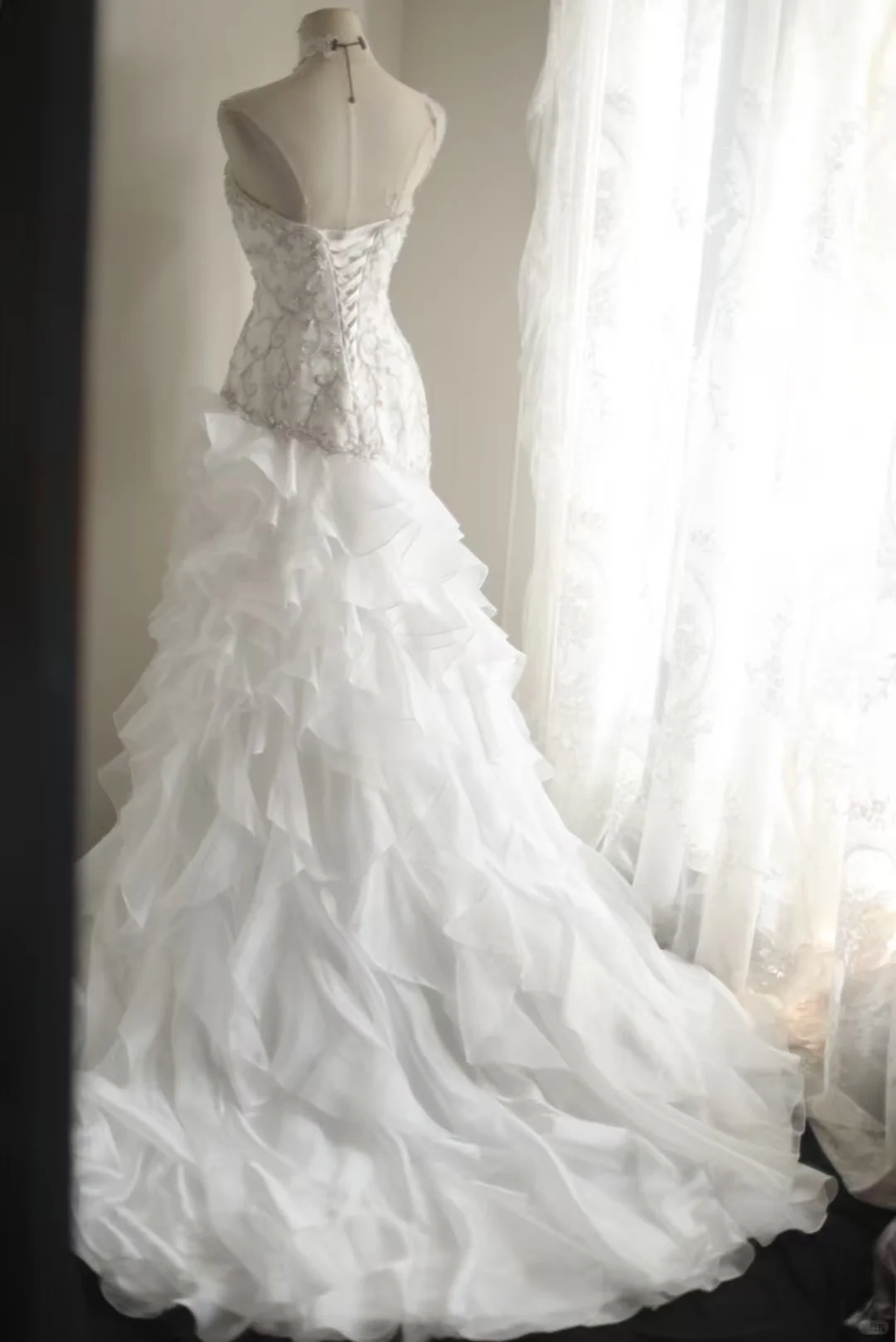 Romantic Strapless Lace Sweetheart Mermaid Ruffled Organza Wedding Gown TP5641