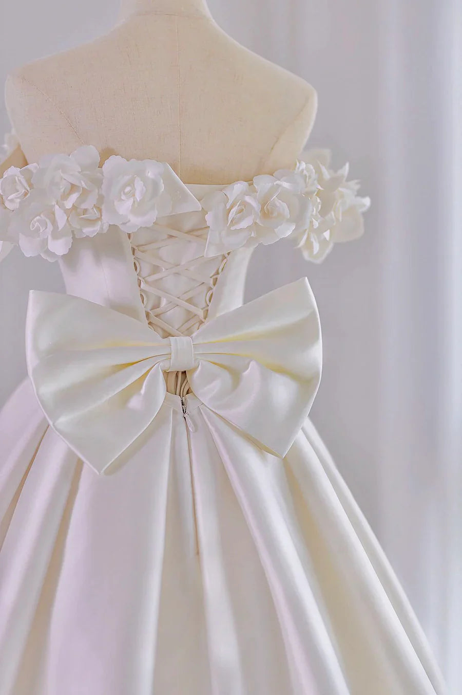 Vintage White Off-the-Shoulder Satin 3D Flower Bodice Back Bow Train Wedding Dress TP539