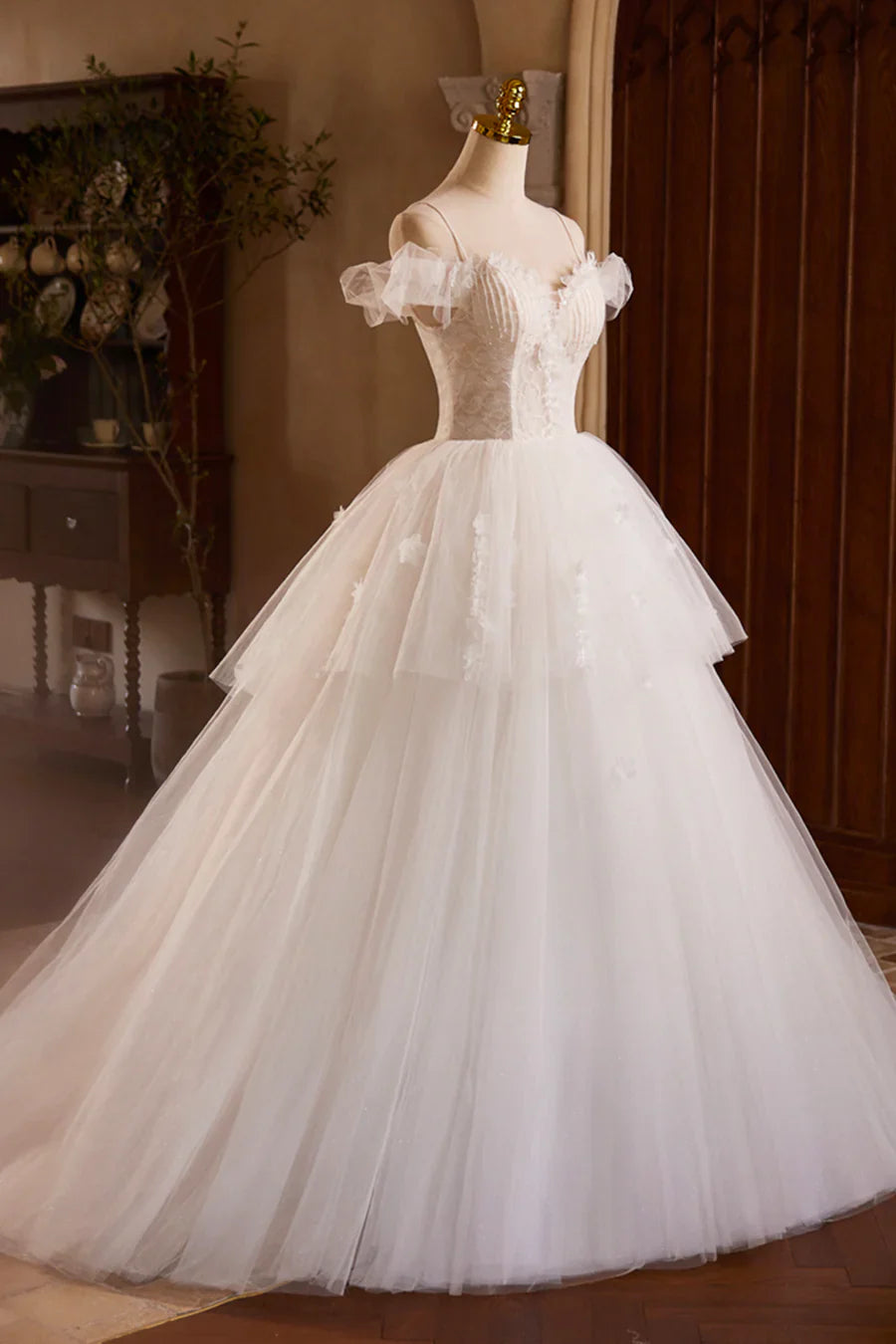 Vintage A-Line Spaghetti Strap Lace Beaded Light Champagne Floor Length Formal Wedding Dress TP933