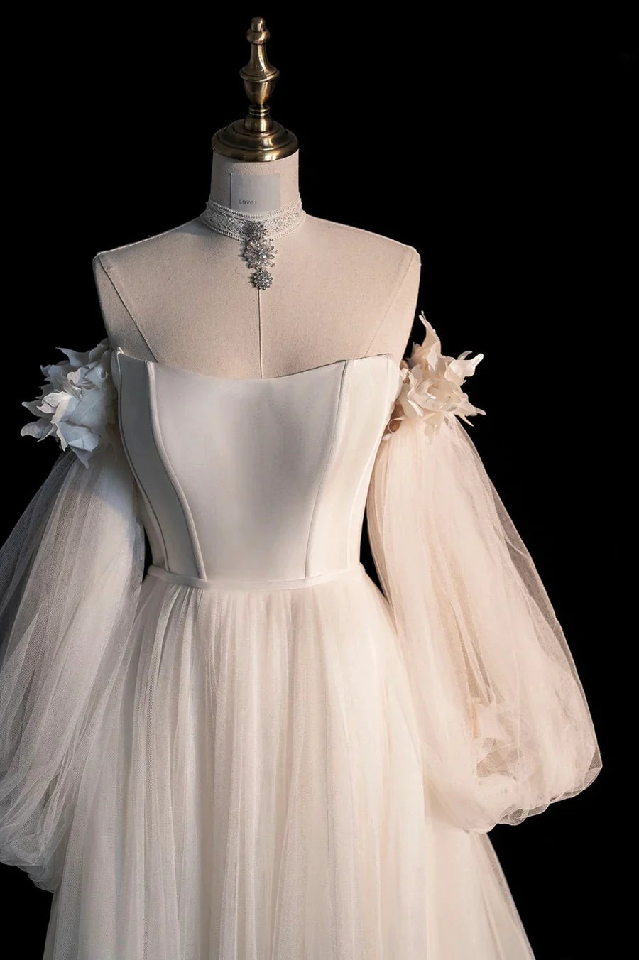 Vintage Tulle Long Sleeve Off-the-Shoulder Wedding Dress TP949