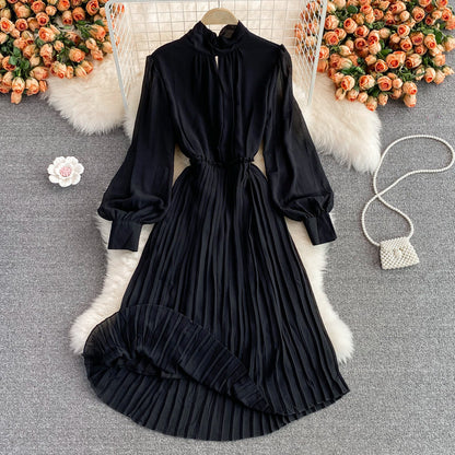 Slim waist, medium length Pleated Dress, long sleeve  2997