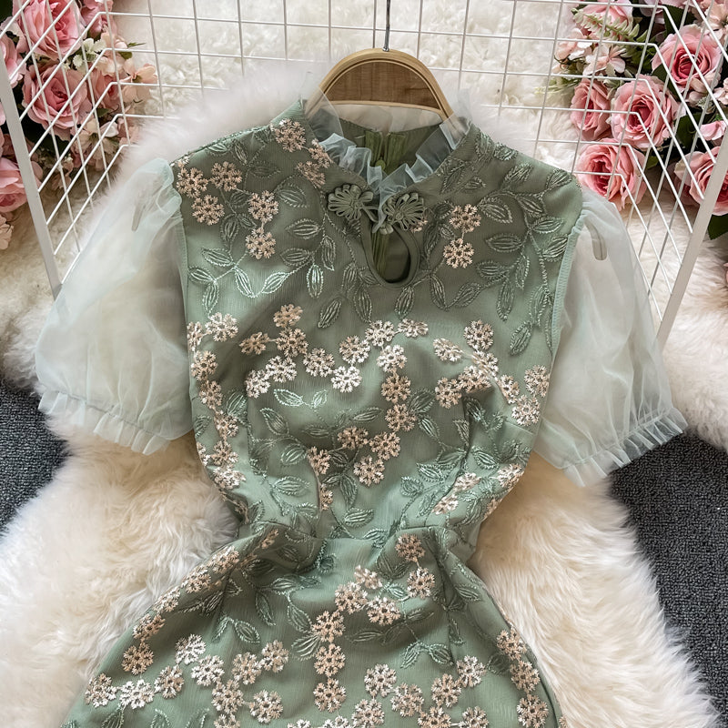 Temperament gentle embroidery lace stand collar bubble sleeve dress  3323