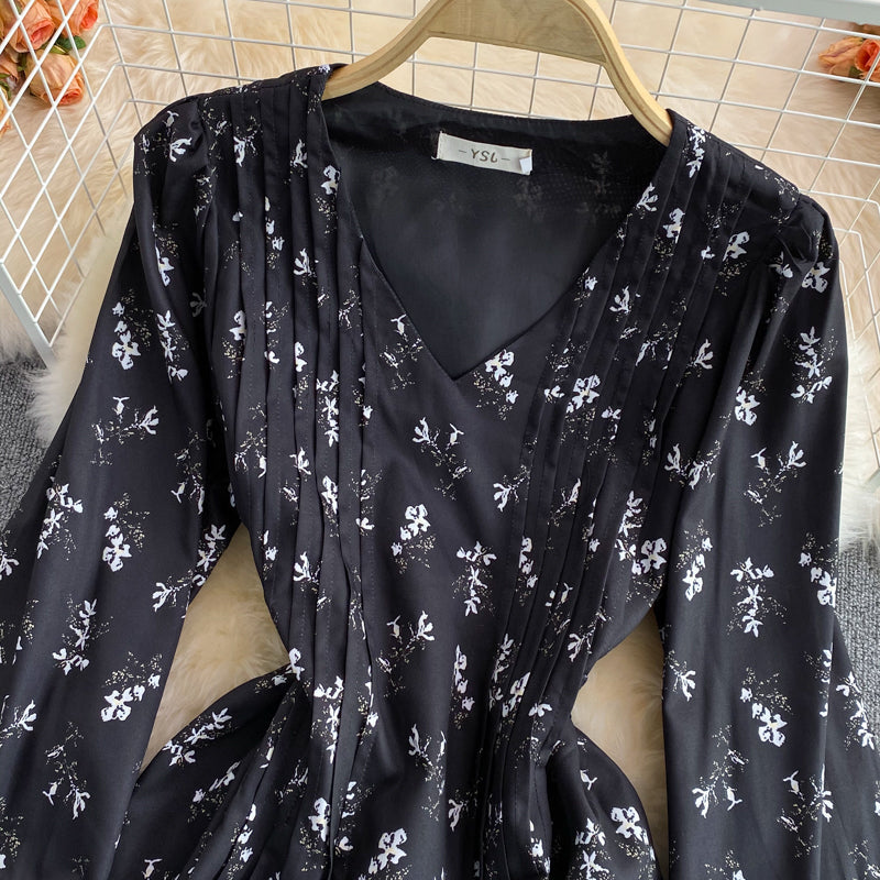 Light cooked wind Royal sister bubble sleeve V-neck Floral Dress  2993
