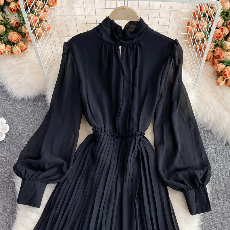 Slim waist, medium length Pleated Dress, long sleeve  2997
