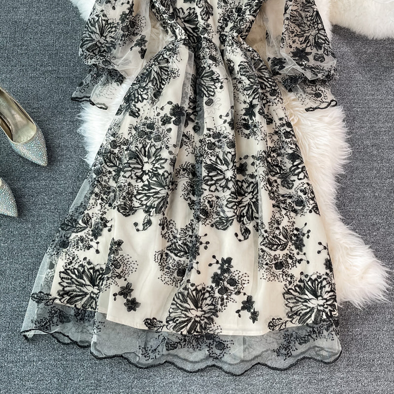 Light luxury high-end embroidered mesh dress  2977
