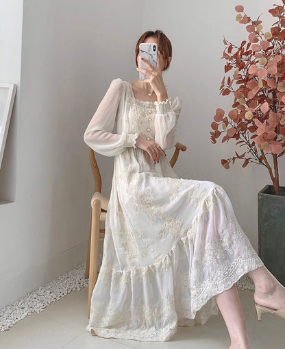 The new spring fungus French style is retro and slim, with a bottomed skirt inside  2208