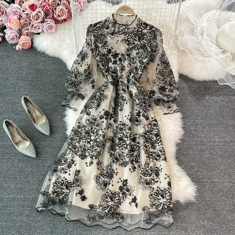 Light luxury high-end embroidered mesh dress  2977