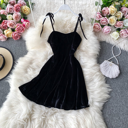 French Vintage Hepburn little black dress  2925