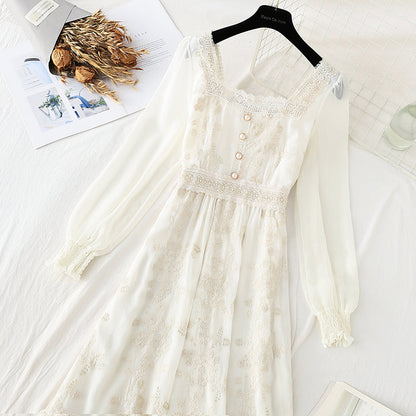 The new spring fungus French style is retro and slim, with a bottomed skirt inside  2208