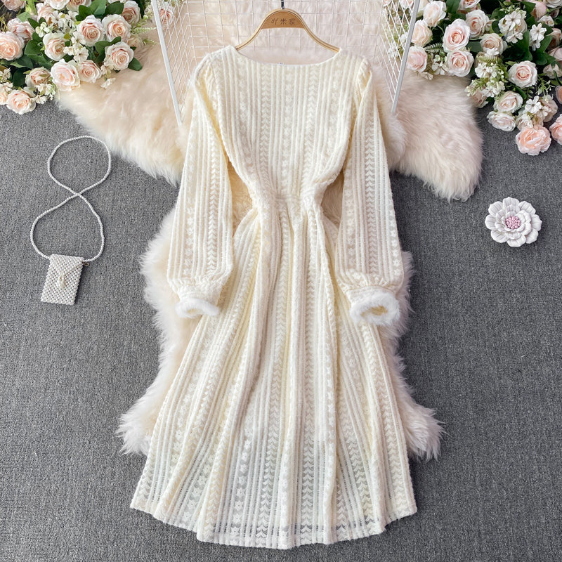 Long velvet lace dress in gentle wind  3392