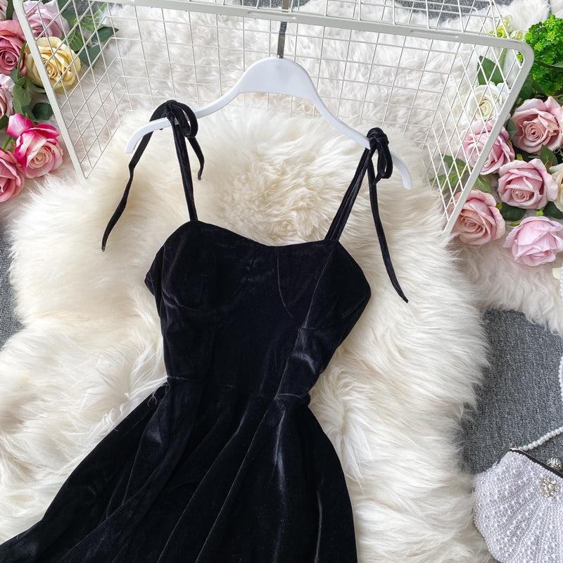 French Vintage Hepburn little black dress  2925