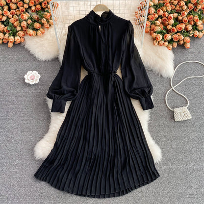 Slim waist, medium length Pleated Dress, long sleeve  2997