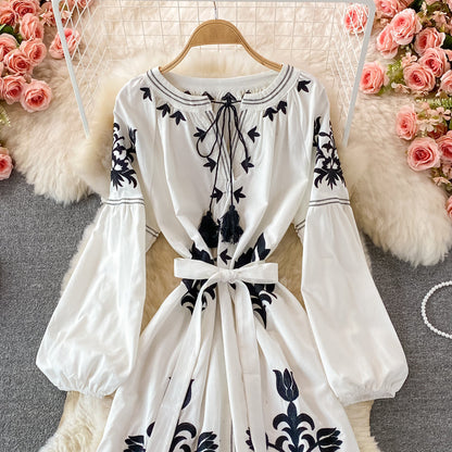 Ethnic embroidery round neck Lantern Sleeve long skirt  3005